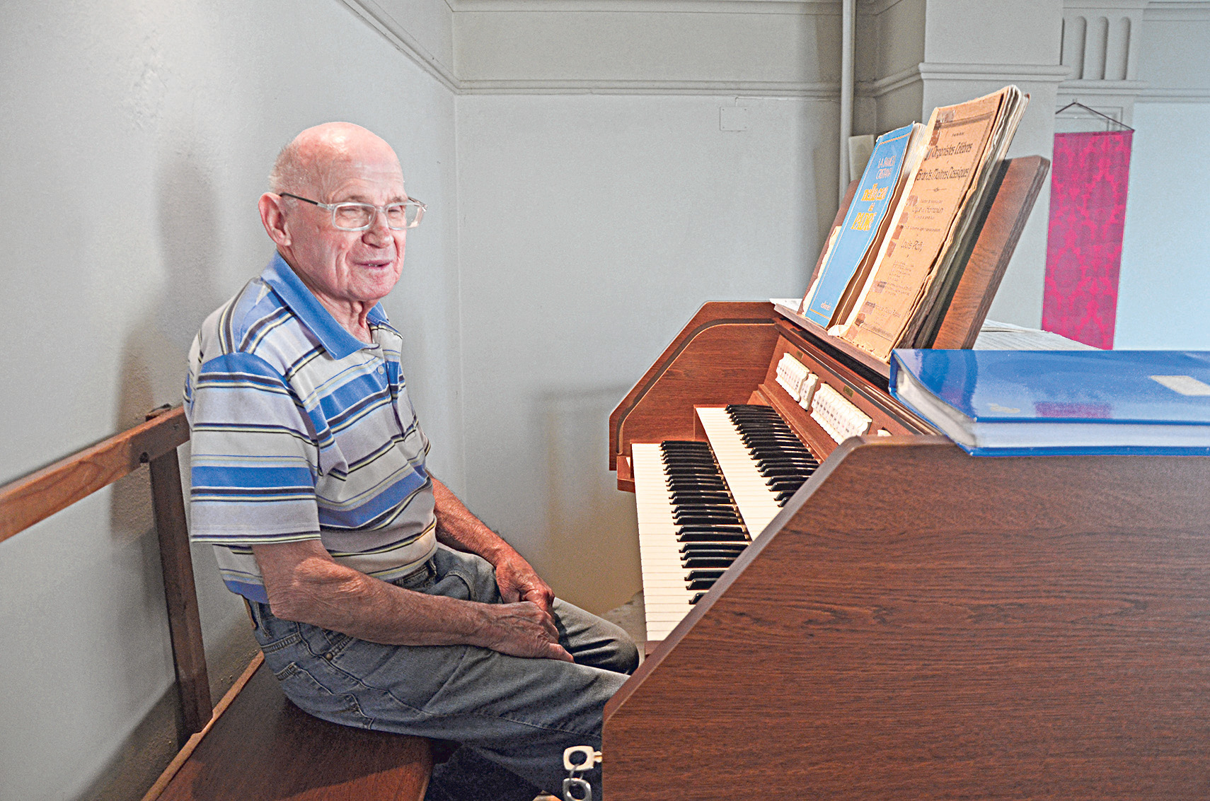 Immagine per Isola Morosini piange Gino Vittor, storico organista del paese